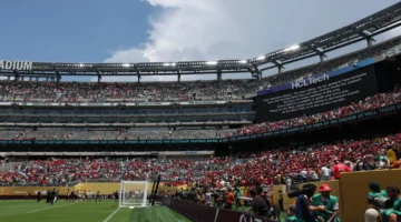 بسبب عواصف رعدية.. إيقاف مباراة الأهلي وبالميراس وتوقعات بموعد الاستئناف الجديد